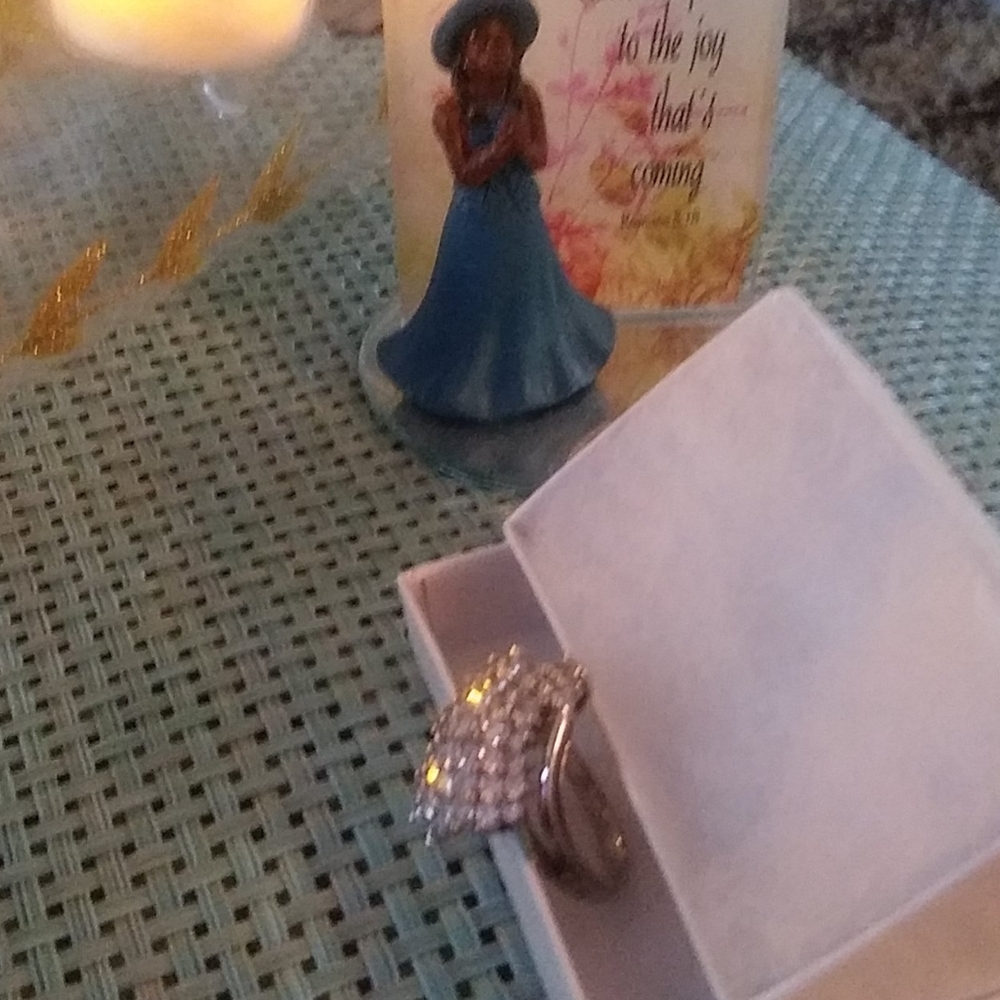 Ring - Picture 3 of 4